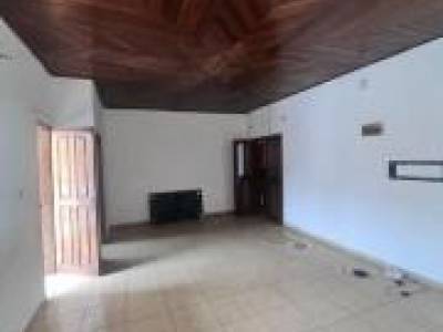 Studio moderne tr&egrave;s propre a louer, Douala