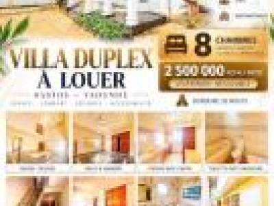 VILLA DUPLEX 8 CHAMBRES BORDURE ROUTE &Agrave; LOUER &Agrave; BASTOS, Yaound&eacute;
